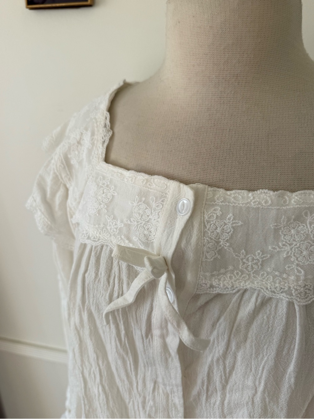 White Cotton Lace-Trim Peasant Blouse - Picture 4 of 5